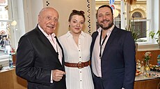 Anna Julie Slováčková s tatínkem Felixem Slováčkem a bratrem Felixem Slováčkem...