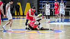 Opavský Radek Farský dopadl na Ty Gordona z Nymburka, vyplést se ho sna�í...