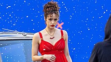 Here�ka Nathalie Emmanuelová b�hem natá�ení filmu Megalopolis (28. února 2023)