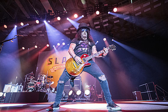 Americký kytarista Slash odstartoval brnnský koncert skladbou The River is...