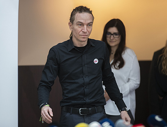 Ministr pro místní rozvoj a pedseda Pirát Ivan Barto