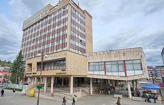 Centrum Vsetína. Na snímku budova mstského úadu. (duben 2024)