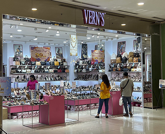 Malajsijská obuvnická spolenost Verns Holdings oznámila ukonení prodeje...