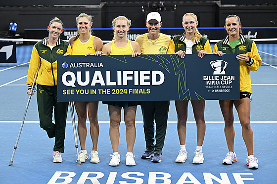 Australské tenistky se radují z postupu do finálové ásti Poháru Billie Jean...