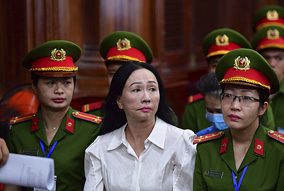 Vietnamský odvolací soud potvrdil trest smrti pro realitní magnátku Truong My Lan. (3. prosince 2024)