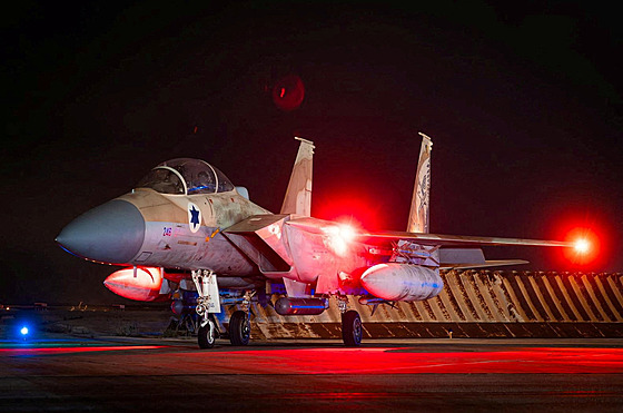 F-15 Eagle na letecké základn na snímku izraelského letectva. Údajn byl...