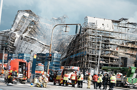 Hoící budova kodaské burzy