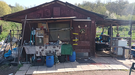 Policie vy�et�uje násilnou smrt v obci �elenice na Mostecku. (11. dubna 2024)