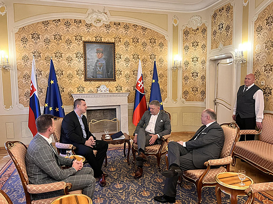 Setkání éfa PRO Jindicha Rajchla a slovenského premiéra Roberta Fica.