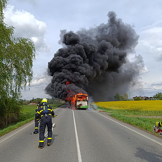 Na Frýdecko-M­stecku hořel autobus na plyn, škoda je dva miliony korun
