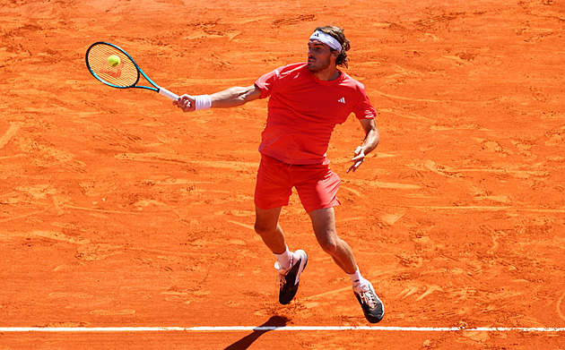 Tsitsipas je v Monte Carlu v semifinále a drží naději na třetí triumf