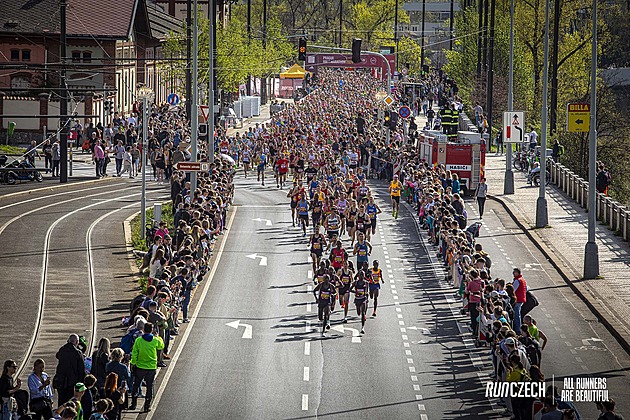 Praský plmaraton startoval v nové lokalit - u Holeovické trnice. Na tra...