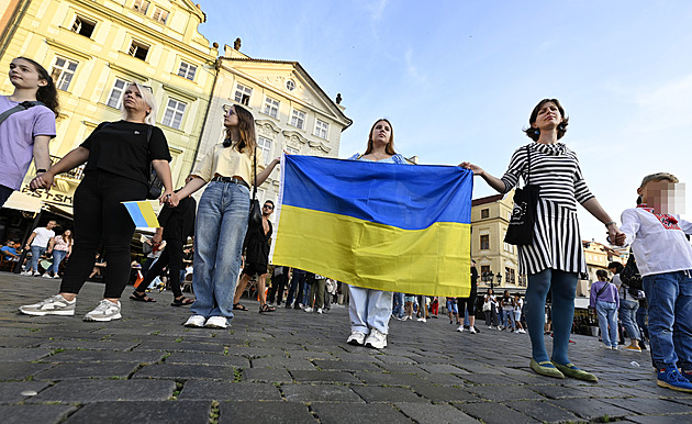 Třetina Ukrajinců v Česku živoří. Hrozí jim, že skončí na ulici, varují experti