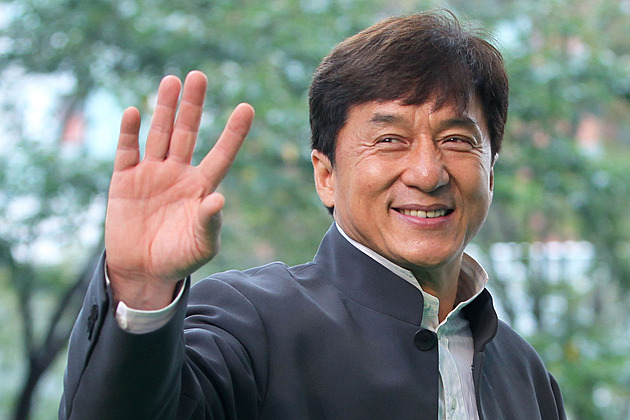 OBRAZEM: Hrál v pornu, utkal se s triádou. Jackie Chan slaví sedmdesát