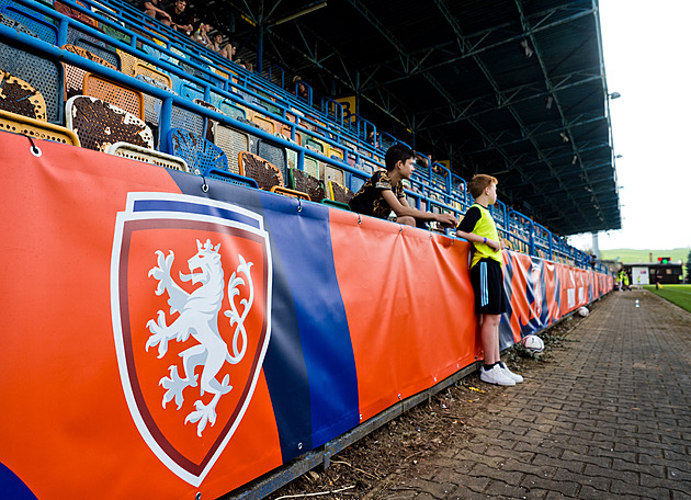 Skandál v českém fotbale. Policie zatýká desítky lidí pro podezření z korupce
