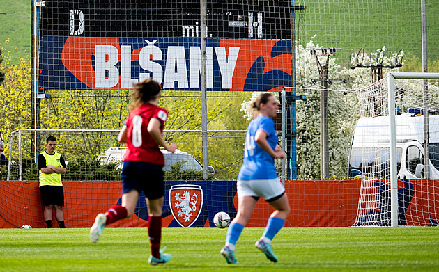 OBRAZEM: Blšany evropské. Vesnická rarita se po 23 letech oblékla do kabátu UEFA