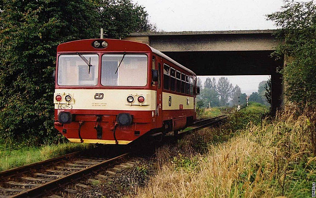 elezniní nadjezd Hitlerovy dálnice u Velkých Opatovic. Historické foto jet...