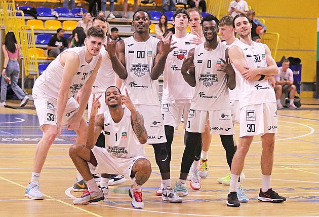 Ostrava a Olomoucko míří do play off NBL, USK a Kolínu konči sezona