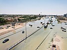 Záplavy zpsobené silným detm v Dubaji ve Spojených arabských emirátech (19....