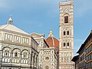 Giottova zvonice je jednou ze tí slavných italských zvonic.