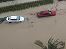 Spojené arabské emiráty zasáhly silné det, které zaplavily silnice, mimo jiné...