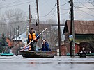 Ulice ruského Orenburgu zaplavila voda. (10. dubna 2024)