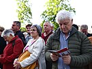 Ped katedrálou sv. Václava v Olomouci se scházejí stovky lidí na inauguraci...