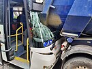 Nehoda autobusu a n�kladn�ho auta ve Vysok�m M�t�. (18. dubna 2024)
