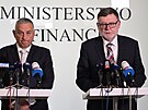 Ministr financí Zbynk Stanjura (ODS) a ministr prmyslu a obchodu Jozef Síkela...
