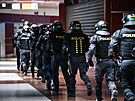 Cviení poádkových jednotek Policie R ped mistrovstvím svta v hokeji (18....