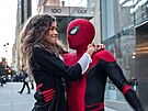 Zendaya a Tom Holland ve filmu Spider-Man: Daleko od domova (2019)