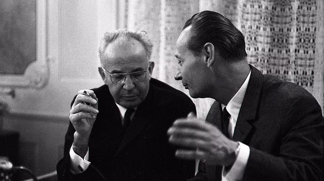 Fotografie z kv�tna 1969. Alexander Dub�ek, p�edseda Federálního shromá�d�ní,...