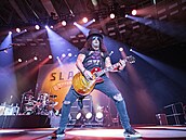 Americký kytarista Slash odstartoval brnnský koncert skladbou The River is...