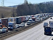 Dálnici D5 na Berounsku uzav�ela vá�ná dopravní nehoda. (23. b�ezna 2022)