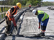 SD zahájilo opravy mostu na dálnici D1 mezi obcemi Velké Albrechtice a...