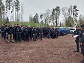 Policisté pátrají po poheované en na Broumovsku. (10. 4. 2024)