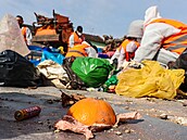 Odborníci na odpadové hospodáství zkoumali, jak lidé v Lankroun tídí odpad....