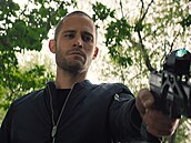 Herec Michal Balcar jako Viktor Kalivoda ve filmu Lesní vrah