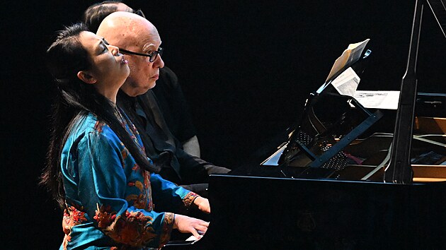Dirigent a klav­rista Davies oslavil 80. narozeniny proveden­m M© vlasti