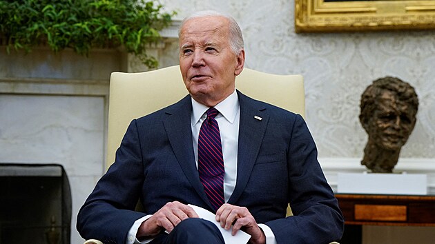 Premir Petr Fiala v pondl jednal s americkm prezidentem Joem Bidenem v Ovln pracovn. (15. dubna 2024)