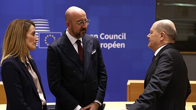 fka Evropskho parlamentu Roberta Metsolaov, pedseda Evropsk rady Charles Michel a nmeck kancl Olaf Scholz na summitu Evropsk rady v Bruselu (17. dubna 2024)