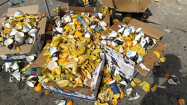 Odpadky v cli praskho plmaratonu. (6. dubna 2024)