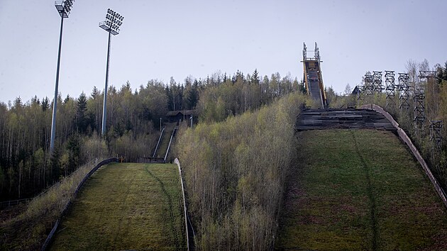 Skokansk mstky v Harrachov u roky viditeln chtraj.