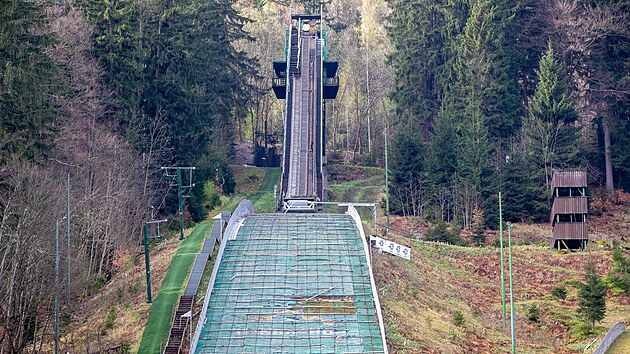 Skokansk mstky v Harrachov u roky viditeln chtraj.