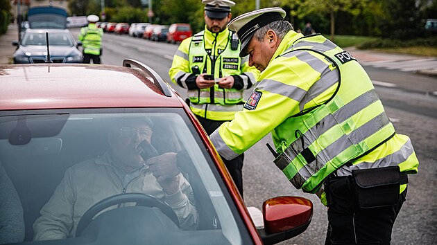 Policejní pokuty jsou cesta do pekel. Kriminalita se pak vyplatí a poroste  ta závažná | Názory | Lidovky.cz