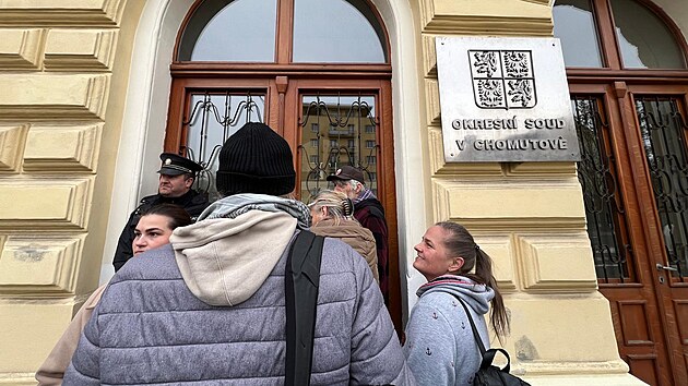 Soud p�ijal kv�li projedn�v�n� p��padu s aktivistou Pavlem Z�tkem mimo��dn� opat�en�. M�sta pro ve�ejnost jsou omezen�, z�jemci dost�vaj� vstupn� karti�ku. (19. dubna 2024)