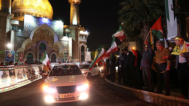 Tehern oslavuje tok na Izrael. (14. dubna 2024)