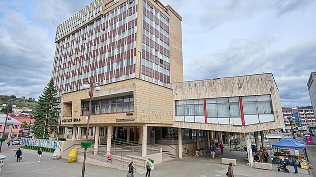 Centrum Vset�na. Na sn�mku budova m�stsk�ho ��adu. (duben 2024)