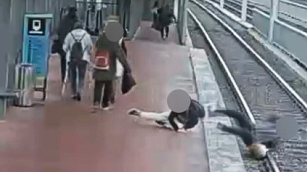 Ponn nsilnka na Svinovskch mostech v Ostrav zachytily kamery. (15. dubna 2024)