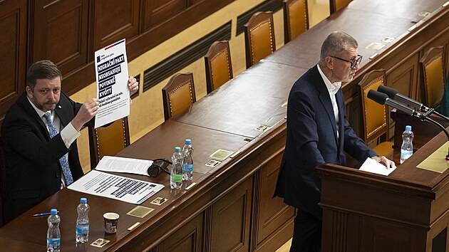 Zatímco pedseda ANO Andrej Babi mluvil o migraním paktu EU jako o zrad, jí...